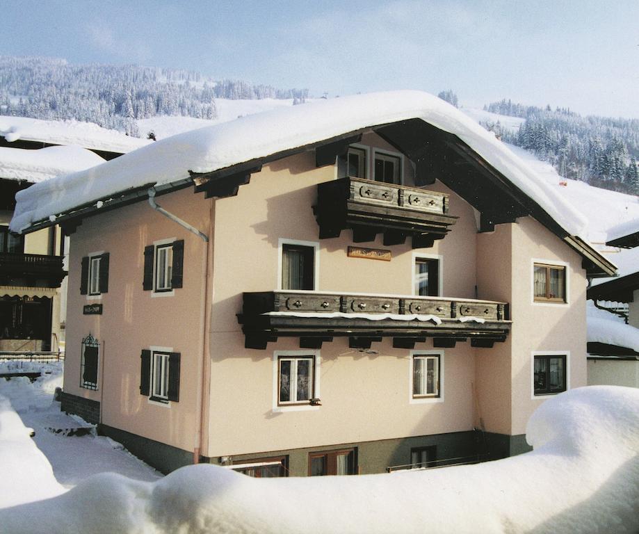 Haus Znopp Bed & Breakfast Saalbach-Hinterglemm, Austria